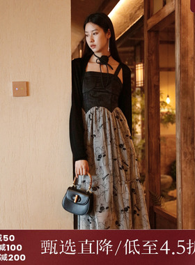 西町村屋连衣裙女秋季新款国风植绒玫瑰网纱提花吊带裙AC8404015