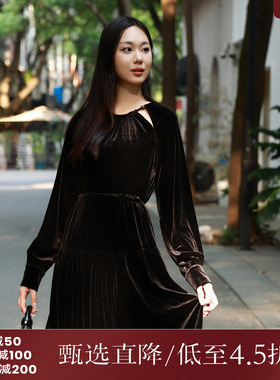 西町村屋法式丝绒长袖连衣裙女装秋冬新款气质长款裙子XX9D10038