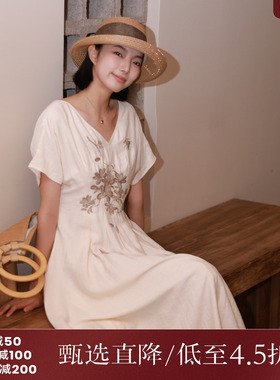 西町村屋绣花收腰显瘦连衣裙女秋季新款气质V领短袖裙子XX9C10030