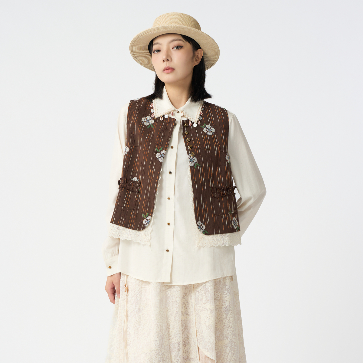 西町村屋复古刺绣马甲女2025秋季新款文艺百搭无袖背心XHAC10501