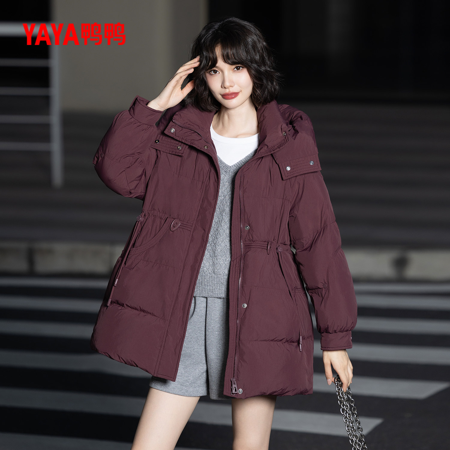 鸭鸭2025新款冬季韩版中长款羽绒服时尚休闲连帽女士鸭绒外套收腰