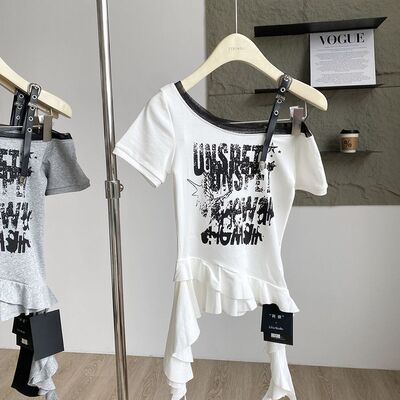 辣妹字母印花斜领露肩短袖T恤女夏季新款修身不规则飘带上衣chic