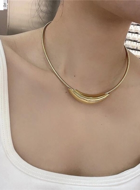 钛钢项链不掉色高级冷淡金属风弧形弯管吊坠设计项圈时尚时尚百搭