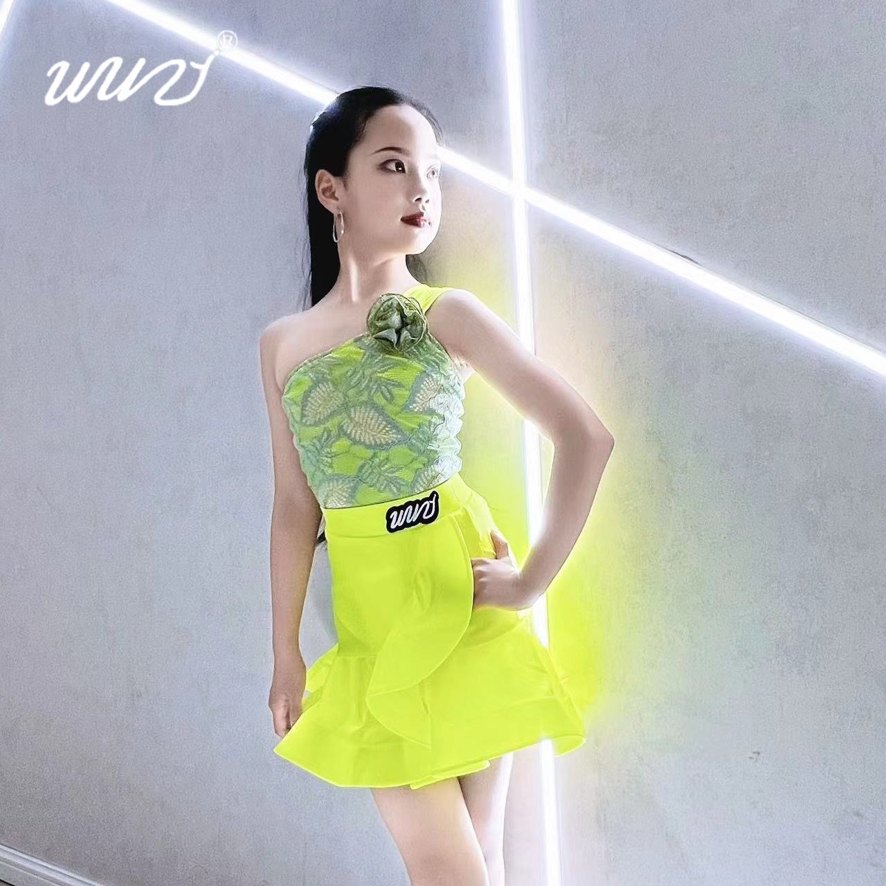 舞姿拉丁舞服女童2025春夏季清凉新款高级感表演服儿童吊带练功服