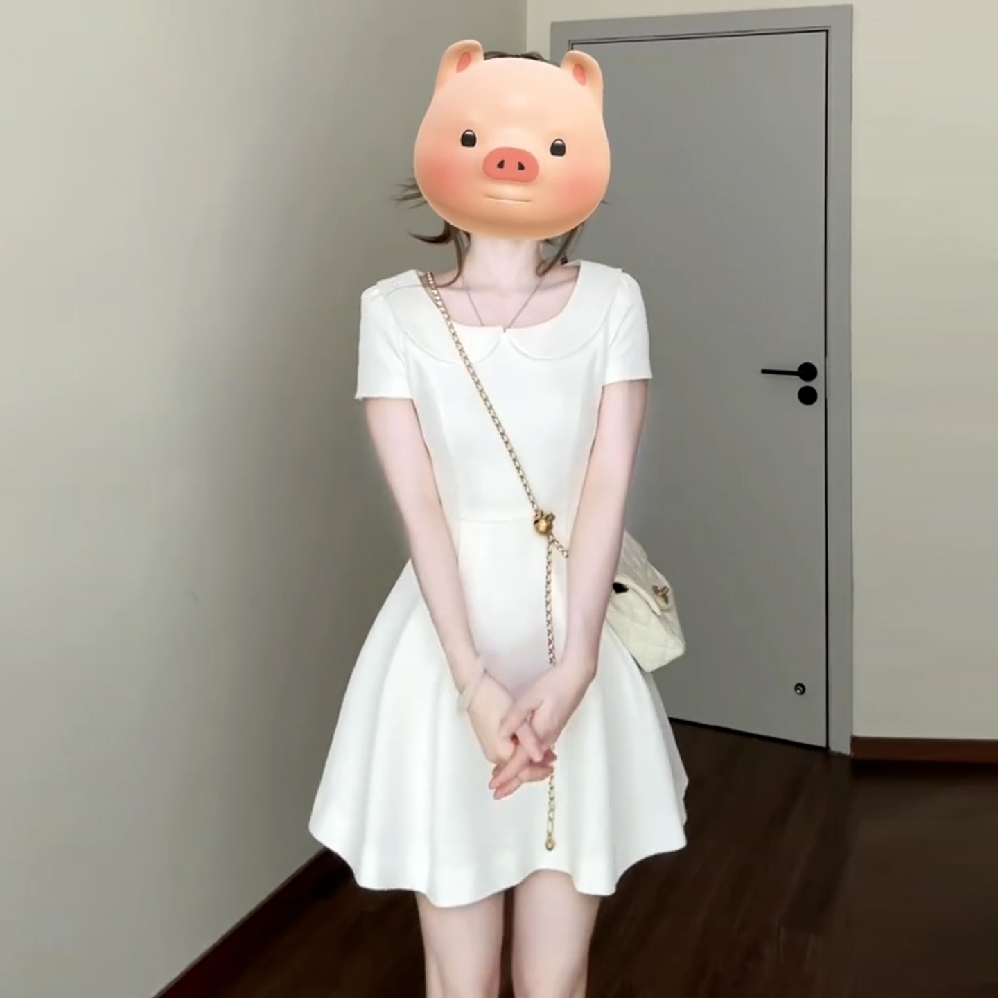 白色娃娃领连衣裙子女装