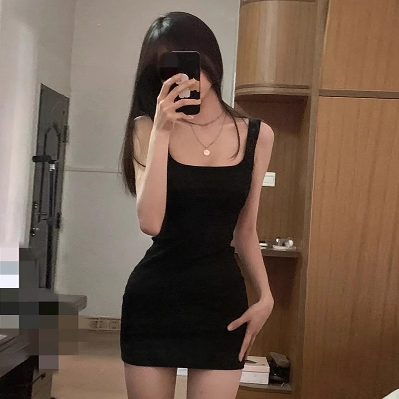 黑色背心吊带连衣裙子女夏季新款法式修身显瘦气质包臀短裙