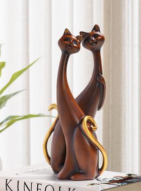 欧式家居仿木纹对猫油画情侣猫咪动物摆件情人节礼物树脂工艺品