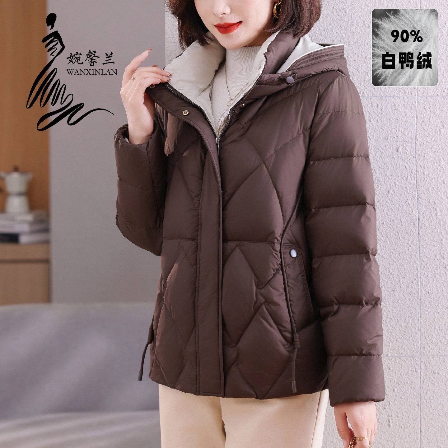 中老年女装2026冬季新款羽绒服连帽短款白鸭绒棉袄加厚宽松大码