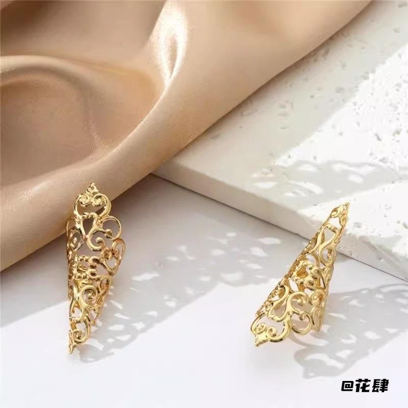 穿戴式宫廷表演轻奢设计感镂空花纹cos活动护甲套锥形指甲套女