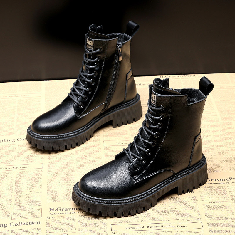 冬季新款时尚百搭软底防滑机车靴