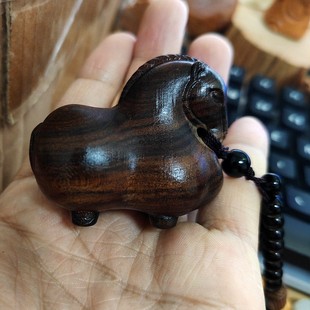 2026天然结油沉香木唐马实木质雕刻动物生肖马装 饰手把件木工艺礼