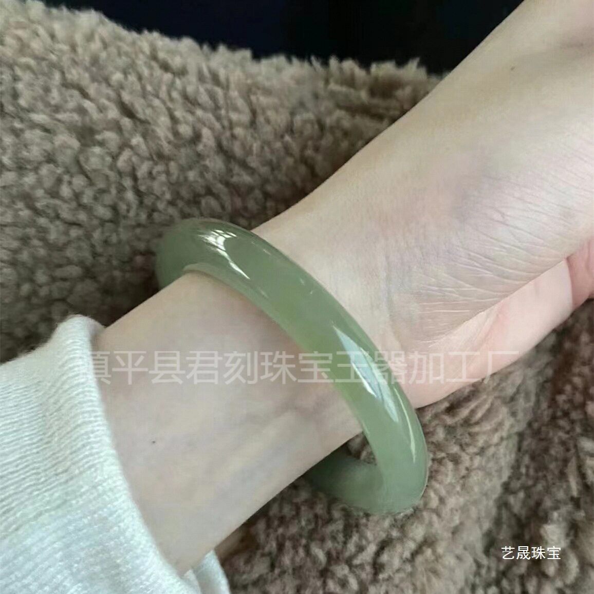 2026天然古青白色湖水绿玉石手镯复古胖圆条天然阿富汗玉手镯中式