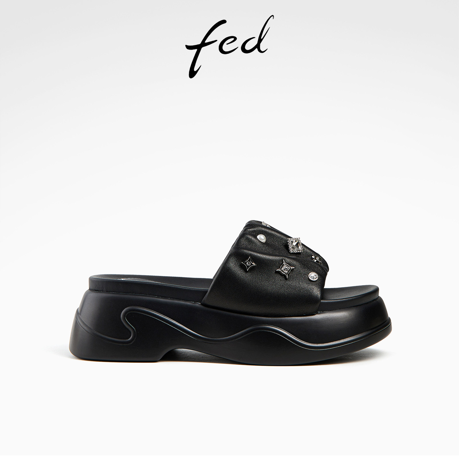 fed轻奢镶钻珍珠松糕拖女