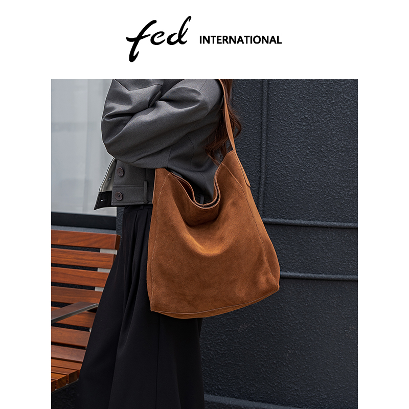 羊皮反绒磨砂皮女包单肩斜垮包