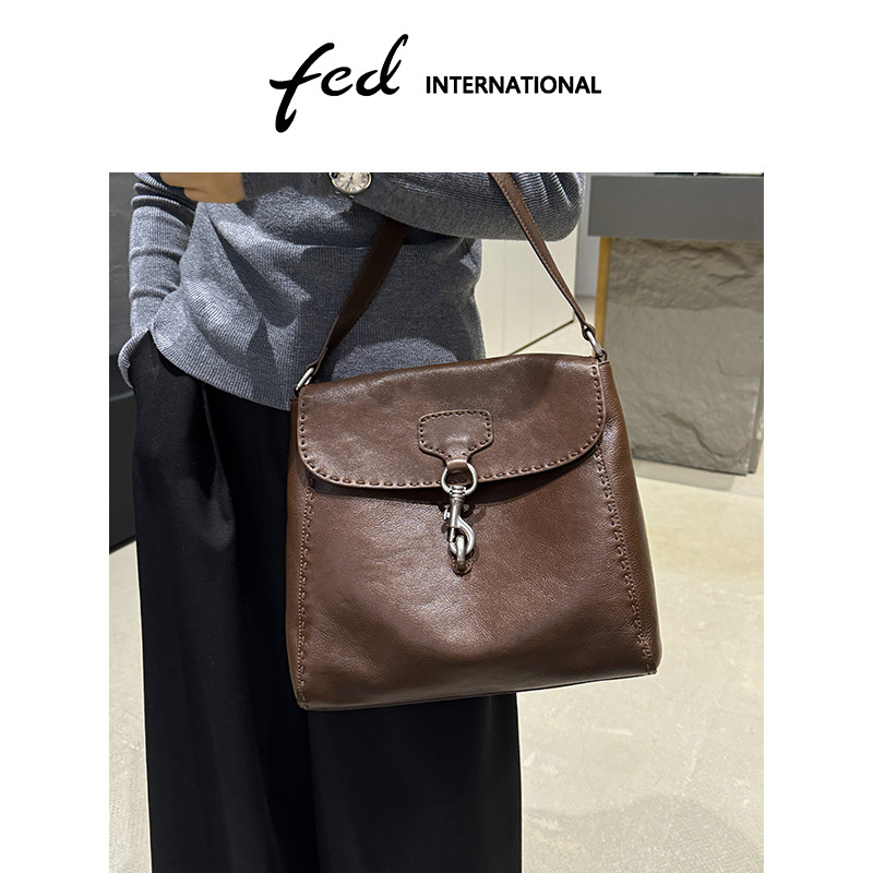 fed植鞣皮头层牛皮真皮斜垮单肩包雅丹风托特包时尚百搭BFA91