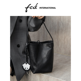 fed植鞣皮头层牛皮真皮女包水桶包单肩斜挎手提包腋下包BFA9092A