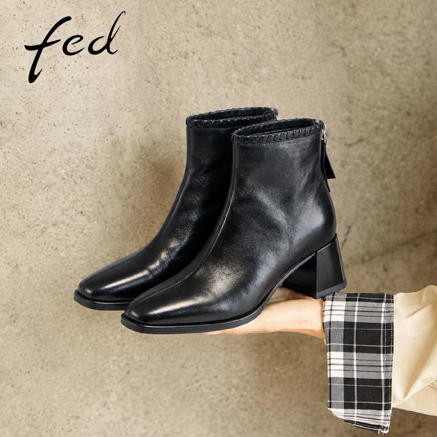 fed黑色真皮短靴女方头粗跟