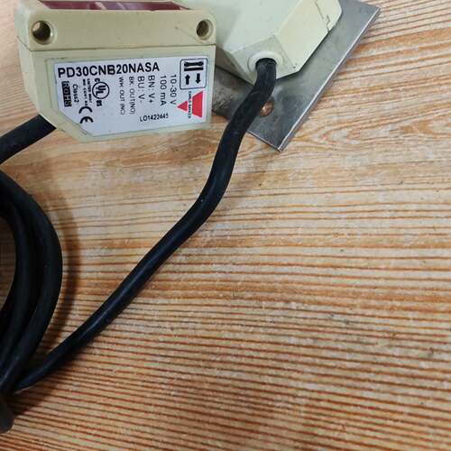可维修佳乐光电传感器 PD30CNB20NASA2个成色如图，议价
