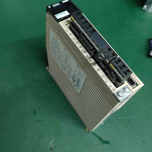 可维修5.安川400w伺服驱动器SGV-2R8A01B002000议价