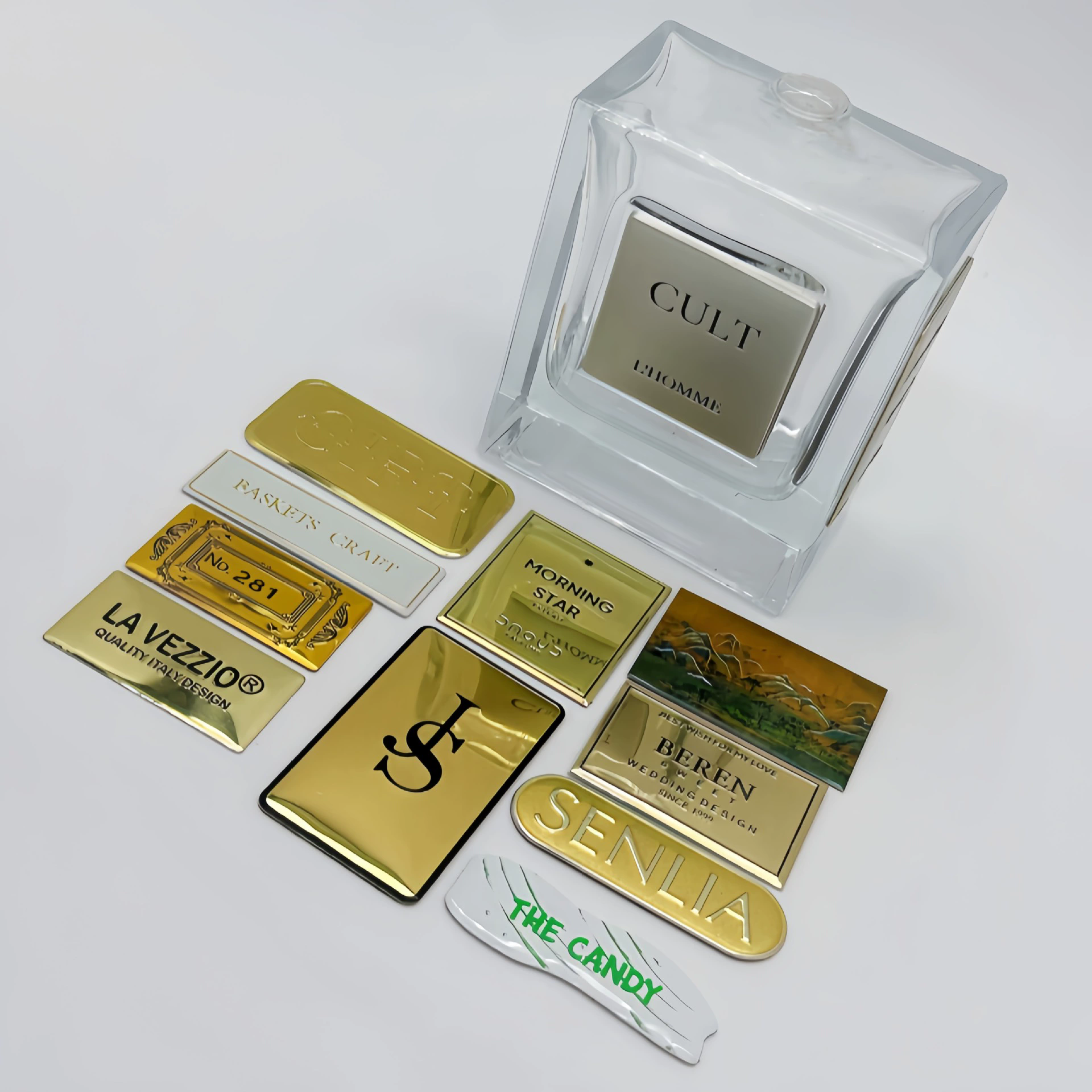 苍南源头工厂定制金属香水标牌 印刷凹凸标贴弧度玻璃瓶 立体香熏蜡烛金属铭牌制作LOGO铝铭牌礼盒包装