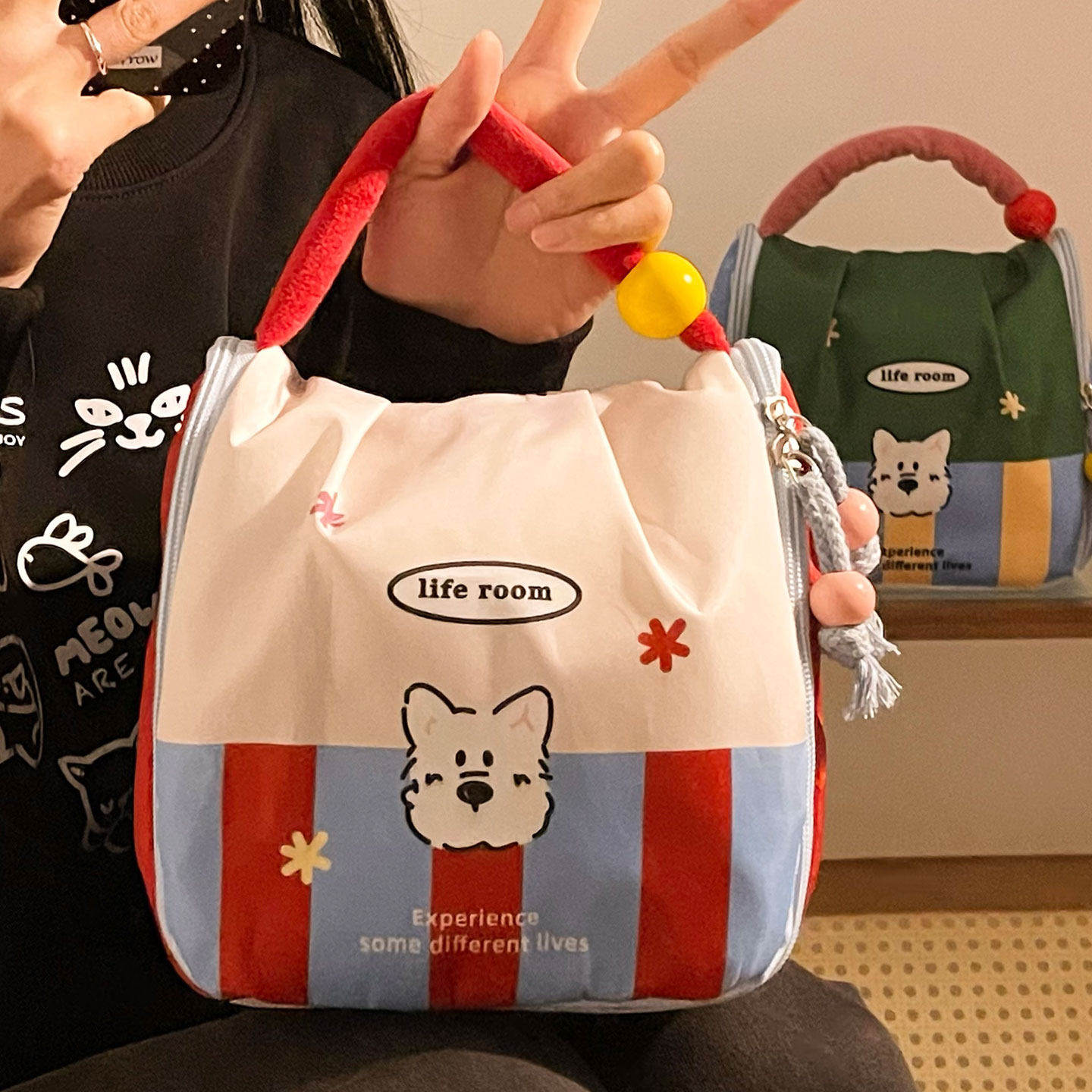 小狗手提化妆包可爱大容量便携外出2026新款妈咪包旅行分区洗漱袋