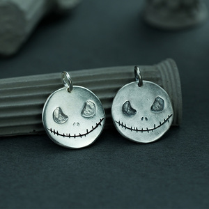 S999足银吊坠手工定制刻字银饼小丑的微笑银牌项链小众原创银饰