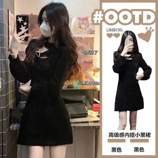 赫本风小黑裙春秋新款连衣裙短款设计感收修身高级气质黑色连衣裙
