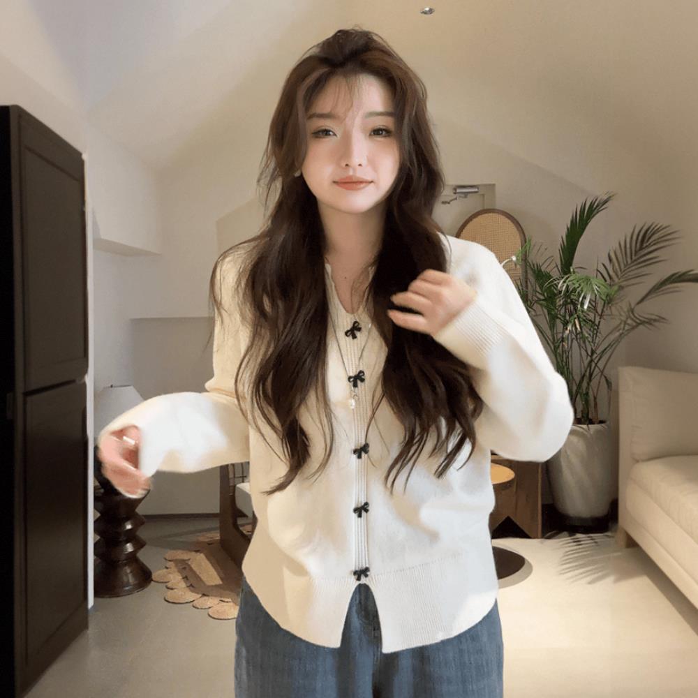大码松弛感早秋chic上衣女胖mm显瘦宽松别致休闲内搭长袖针织毛衣