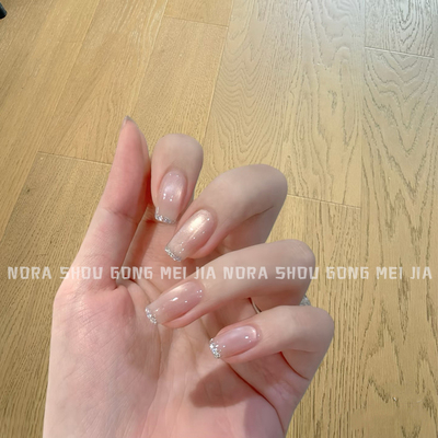 跟美甲店一样的穿戴美甲