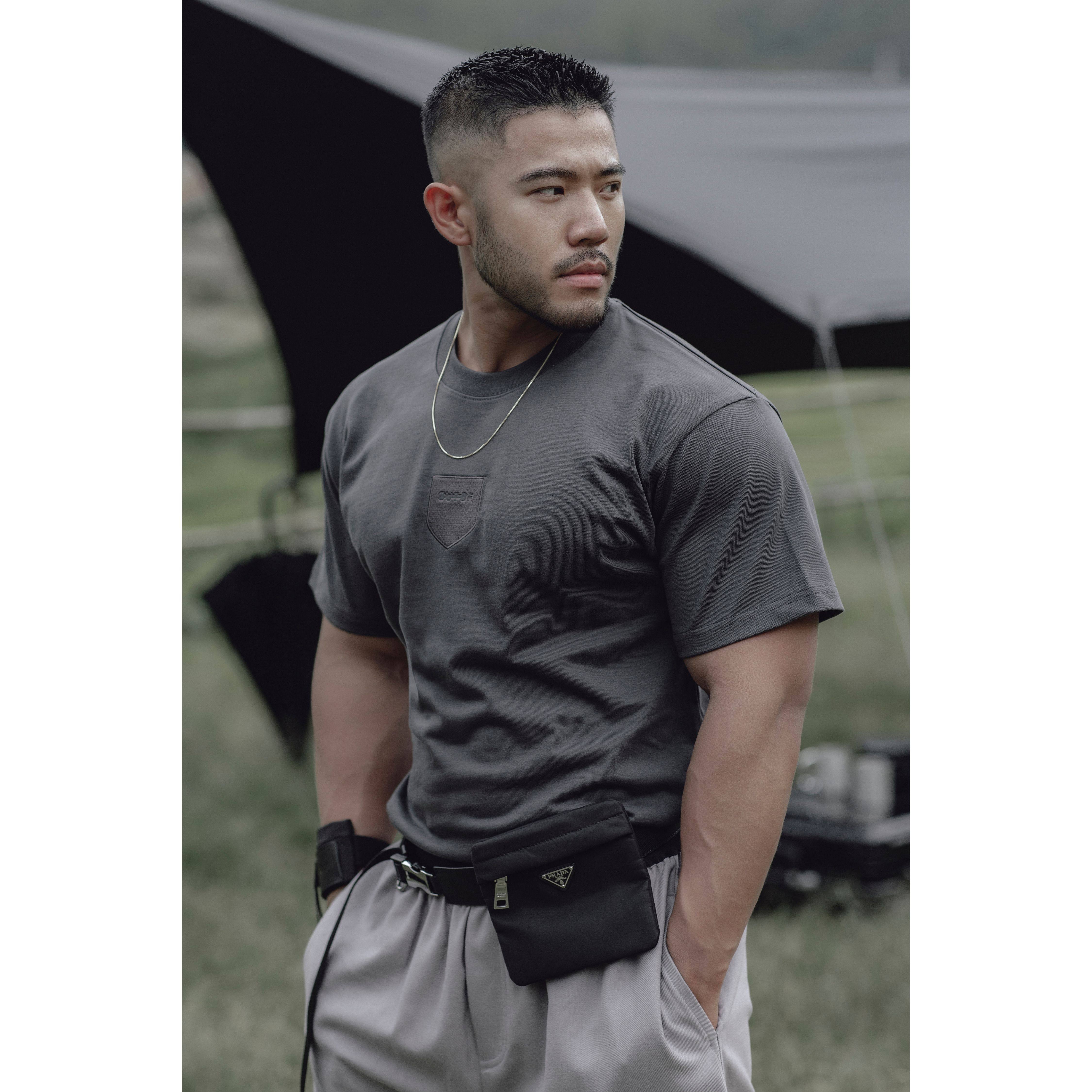 OUTOF - 款号53  徽章刺绣logoT恤