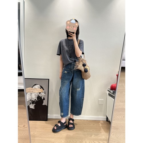 Gold英文印花磨破T恤+蛋型牛仔裤