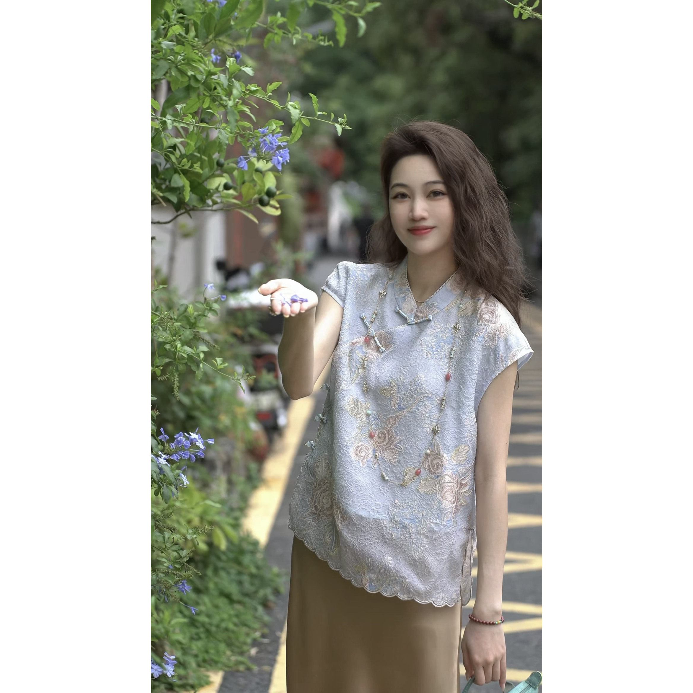 《婷婷定制》时尚国风夏季百搭复古宽松气质剪花短袖0074