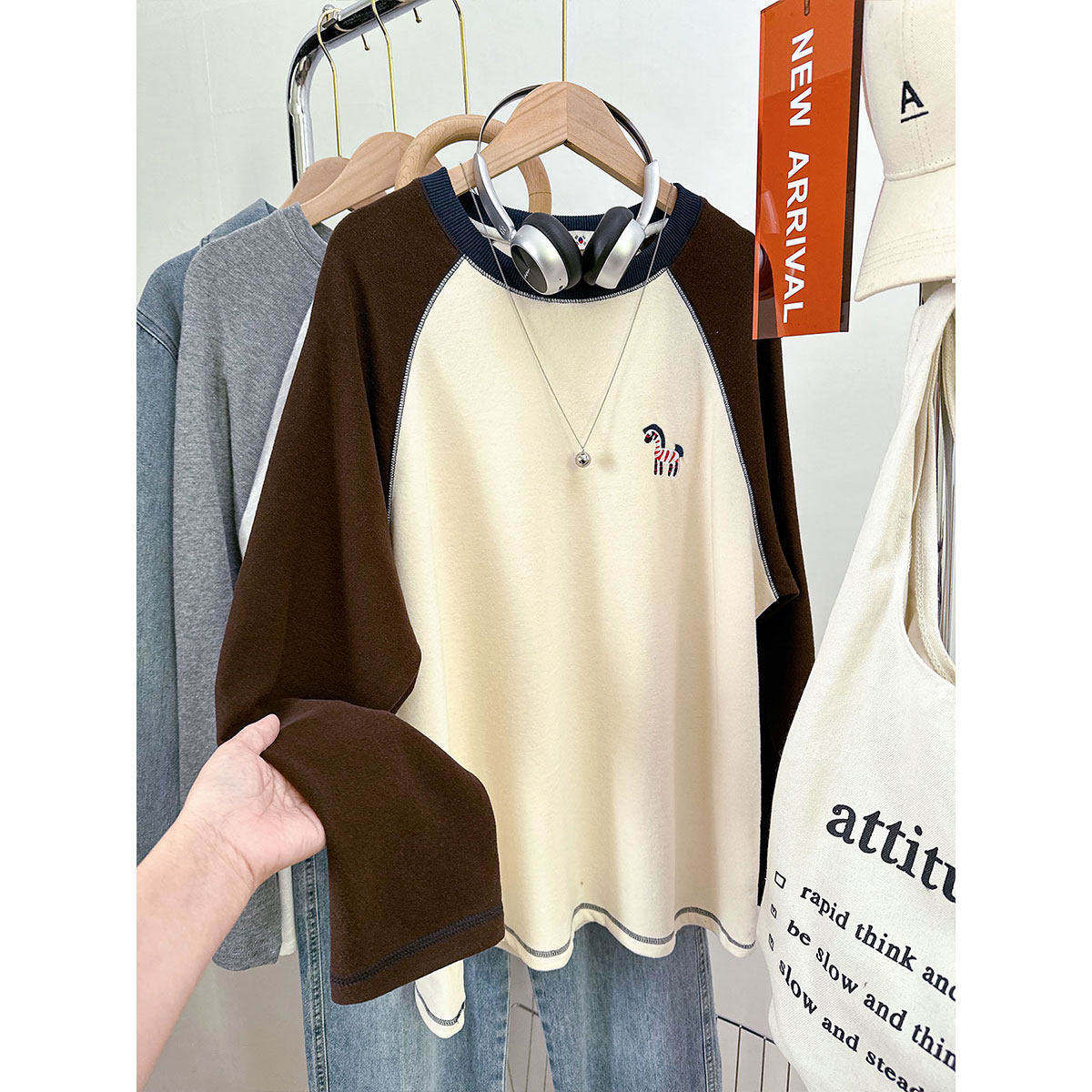 2026宽松显瘦插肩刺绣长袖t恤女春季新款高级感上衣服内搭打底衫,女装/女士精品,T恤,淘宝优惠券,粉丝福利购,淘宝优惠卷