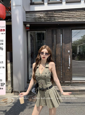 HuoHuo 露肩骑士 酷美暴击复古质感拿破仑扣挂脖衬衫领百褶连衣裙