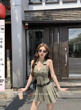 HuoHuo 露肩骑士 酷美暴击复古质感拿破仑扣挂脖衬衫领百褶连衣裙