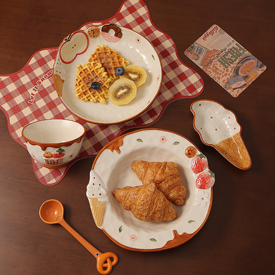 可爱浮雕苹果餐具套装陶瓷碗盘子