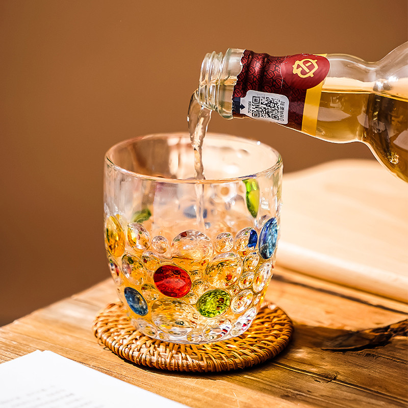 水杯新款啤酒杯小众彩色玻璃杯
