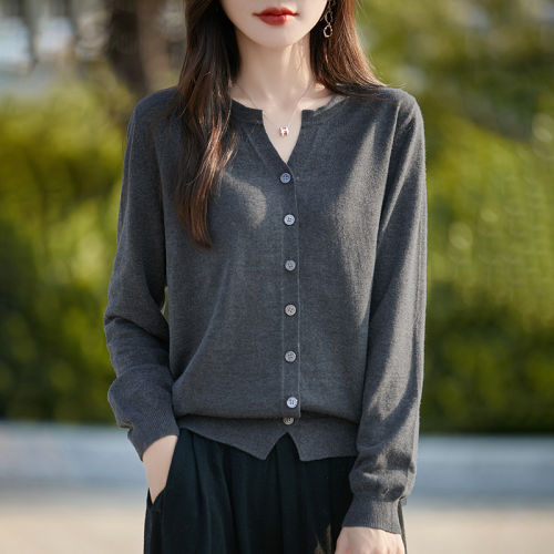 精纺细毛针织开衫女短外