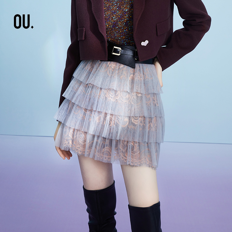 甜美减龄蕾丝层次设计压褶短裙