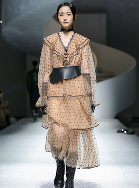 OU./欧点轻薄透气星星绣花网面料长袖连衣裙1122140279