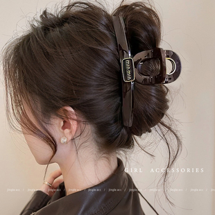 高级感大号抓夹女2025新款鲨鱼夹发量多盘发发夹后脑勺夹子头饰秋
