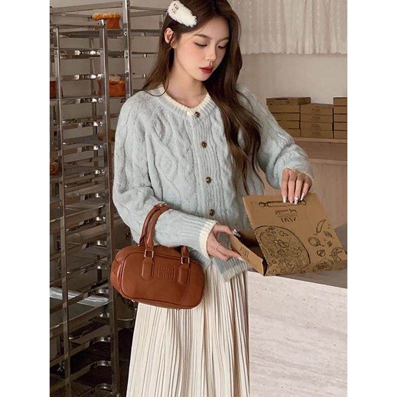 奶蓝色浣熊绒麻花圆领毛衣外套女秋冬慵懒小个子加厚短款针织开衫,女装/女士精品,毛衣,淘宝优惠券,粉丝福利购,淘宝优惠卷