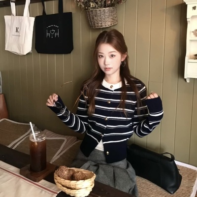 韩系撞色条纹开衫毛衣外