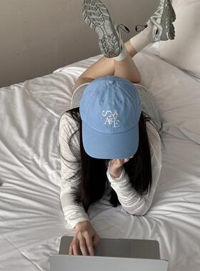 刺绣字母棒球帽女韩国蓝色简约百搭软顶遮阳鸭舌帽子显脸小防晒潮