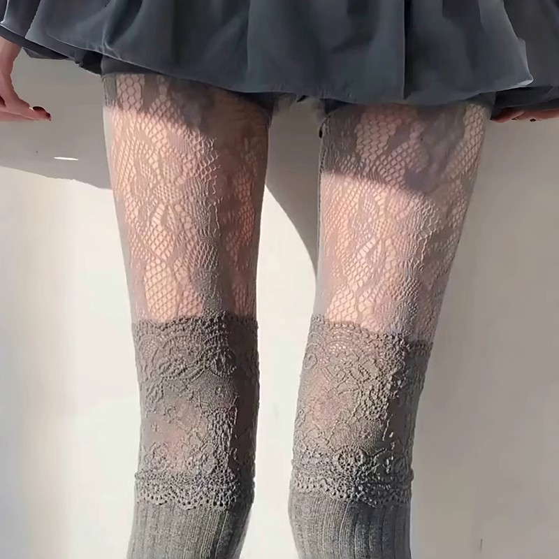 精致中又透漏着一丝性感~这条丝袜美得有点过分了吧！复古镂空