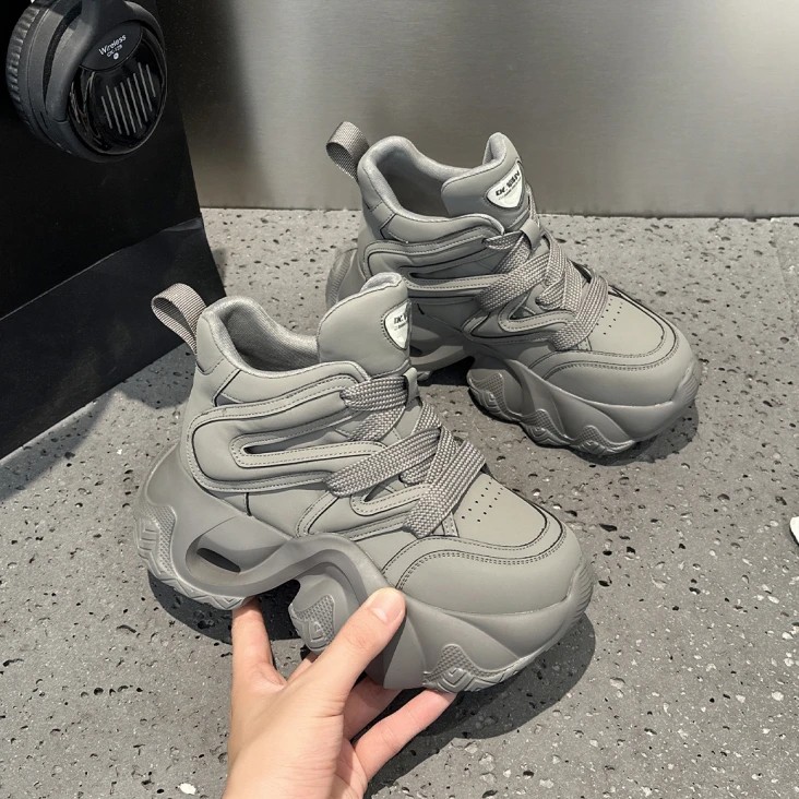 时尚美女鞋店超火爆款厚底老爹鞋2025秋冬轻便加绒运动休闲高a23