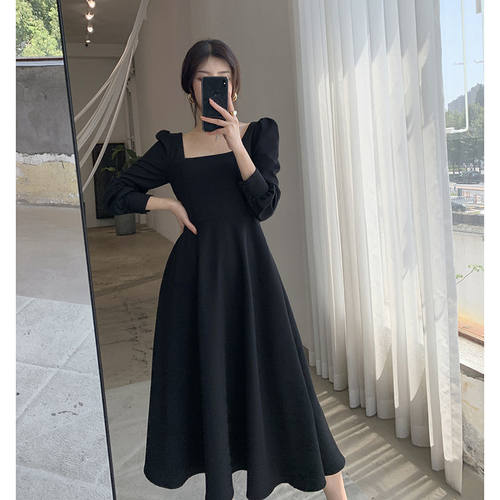赫本风小黑裙女2025春秋新款复古方领长款过膝黑色气质连衣裙长裙