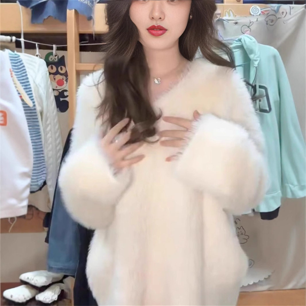 慵懒风温柔白色仿水貂绒毛衣开衫外套女秋冬季新款设计感针织上衣