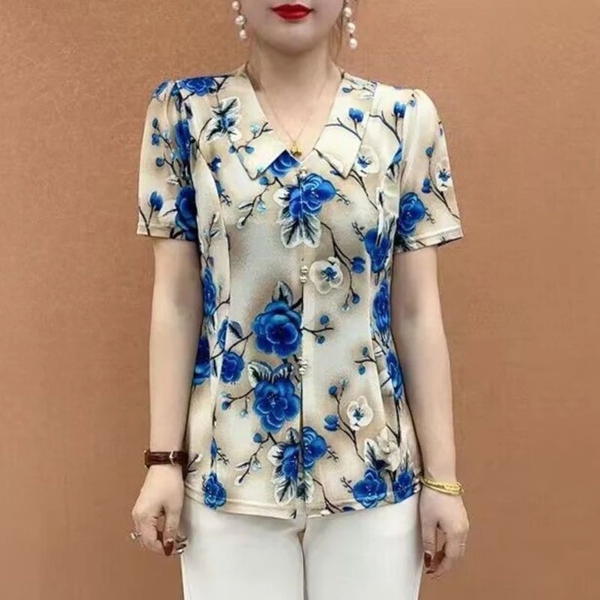 曼姿精品妈妈装娃娃领印花短袖中老年女T恤宽松遮肚显瘦碎花小a9