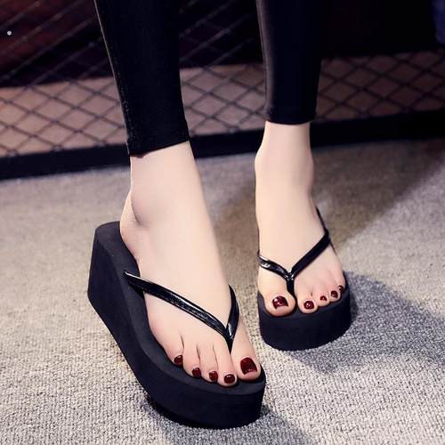 夏季人字拖女防滑坡跟纯色凉拖鞋厚底防水台沙滩松糕鞋平跟凉拖潮